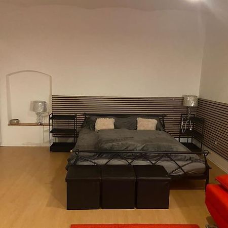 B12 - Bohdanecska 12 Apartment ปาร์ดูบิตเซ ภายนอก รูปภาพ