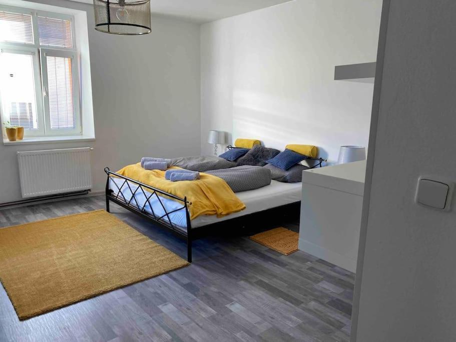 B12 - Bohdanecska 12 Apartment ปาร์ดูบิตเซ ภายนอก รูปภาพ